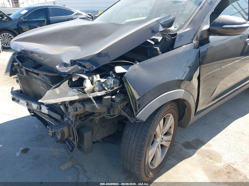 2011 Kia Sportage VIN KNDPB3A23B7087140 IAAI salvage auction — FRONT & REAR, Salvage (California), sold $750 on 2026-07-22 (photo 6)