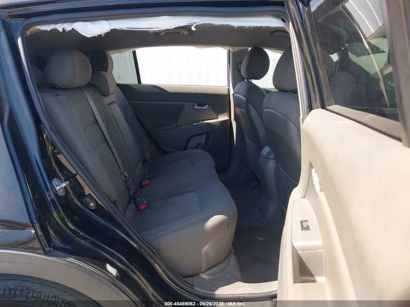 2011 Kia Sportage VIN KNDPB3A23B7087140 IAAI salvage auction — FRONT & REAR, Salvage (California), sold $750 on 2026-07-22 (photo 8)