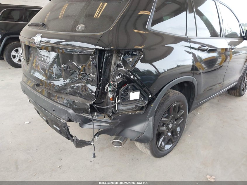 2024 Honda Passport VIN 5FNYF8H84RB015495 IAAI salvage auction — REAR END, Wait Title, sold $14,000 on 2026-08-26 (photo 6)