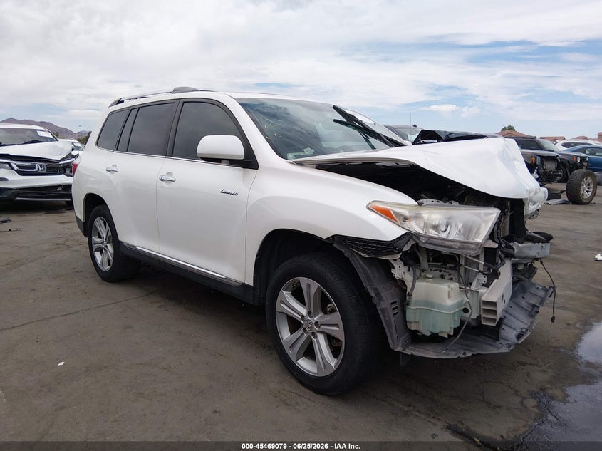2013 Toyota Highlander VIN 5TDYK3EH5DS136950 IAAI salvage auction — FRONT END, Salvage (Arizona), sold $3,275 on 2026-07-28 (photo 1)