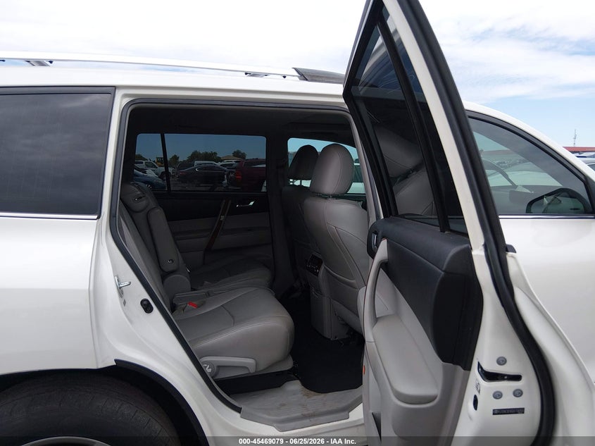2013 Toyota Highlander VIN 5TDYK3EH5DS136950 IAAI salvage auction — FRONT END, Salvage (Arizona), sold $3,275 on 2026-07-28 (photo 8)
