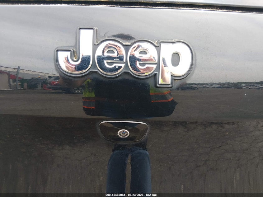 2018 Jeep Cherokee VIN 1C4PJMCB5JD535352 IAAI salvage auction — NORMAL WEAR, Sf97 (Oregon), sold $25 on 2026-07-29 (photo 6)