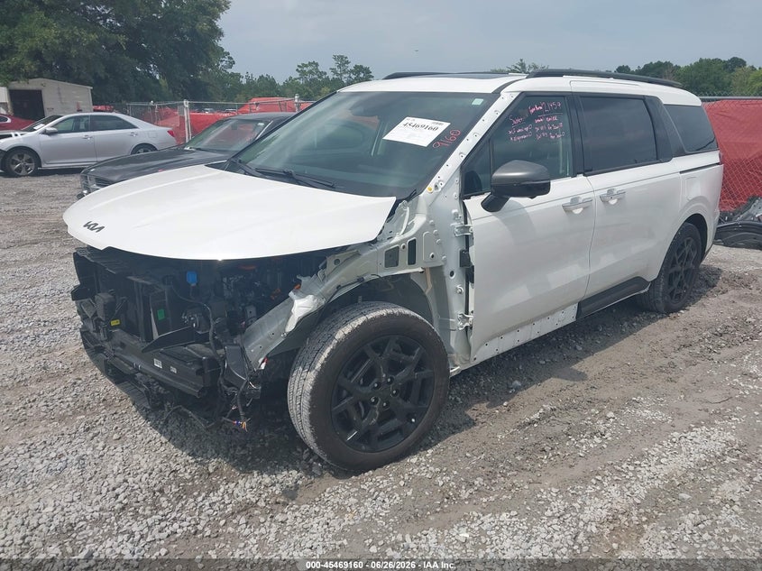 2026 Kia Carnival VIN KNDNE5KA4T6109105 IAAI salvage auction — LEFT FRONT, Salvage (Tennessee), sold $20,650 on 2026-08-20 (photo 2)