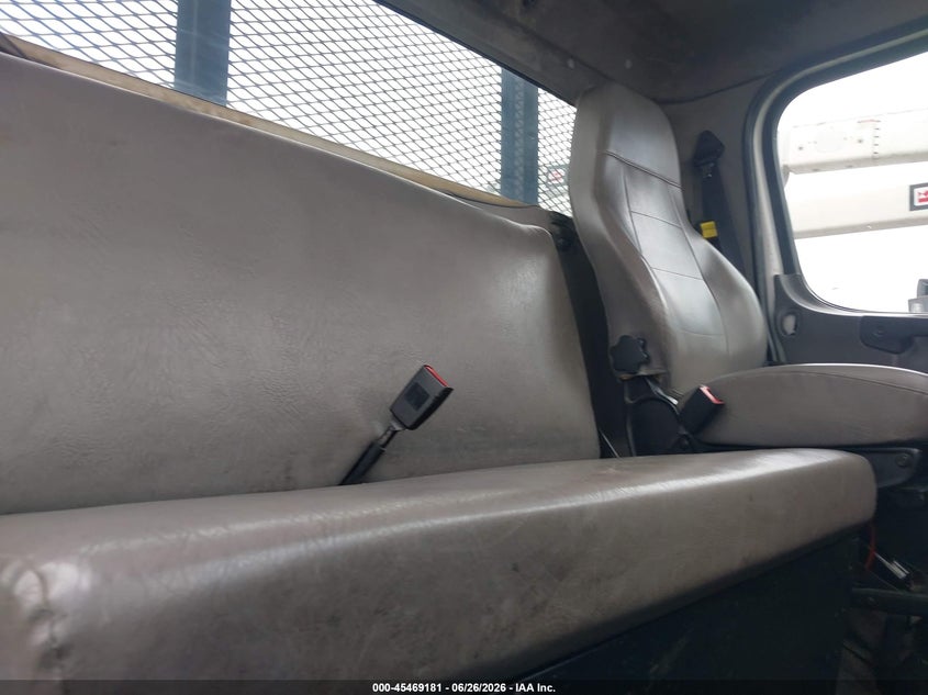 2016 Freightliner M2 106 VIN 3ALACWDT7GDGZ3113 IAAI salvage auction — SIDE, Clear - Dealer Only (California), sold $7,150 on 2026-08-10 (photo 8)