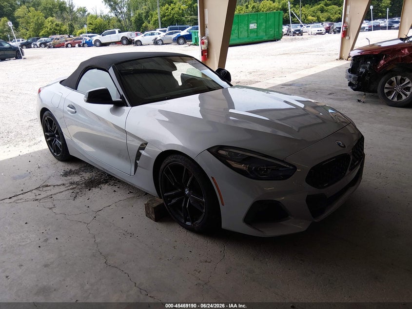 2022 BMW Z4 VIN WBAHF3C02NWX97500 — IAAI salvage auction photo