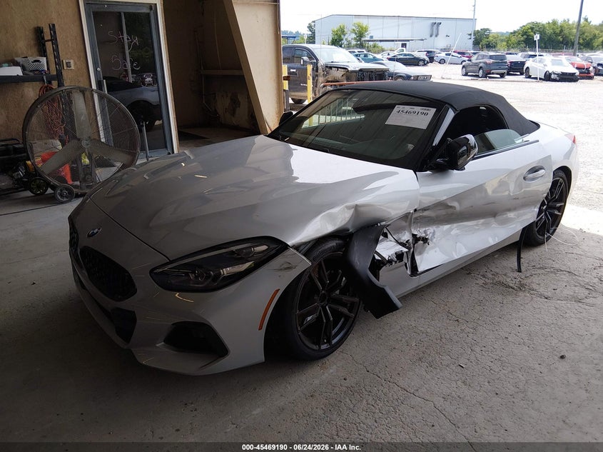 2022 BMW Z4 VIN WBAHF3C02NWX97500 IAAI salvage auction — LEFT SIDE, Clear (Tennessee), sold $17,950 on 2026-08-24 (photo 2)