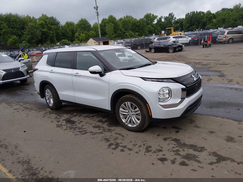 2024 Mitsubishi Outlander VIN JA4J4UA82RZ063298 IAAI salvage auction — REAR END, Salvage Title, sold $10,000 on 2026-08-20 (photo 1)