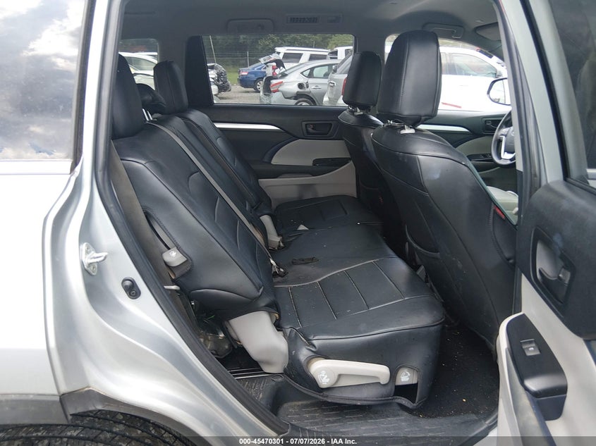 2019 Toyota Highlander VIN 5TDZARFH1KS047589 IAAI salvage auction — FRONT END, Clear (South Carolina), sold $2,050 on 2026-07-28 (photo 8)