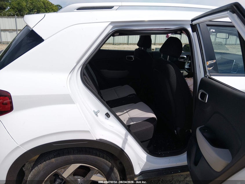 2025 Hyundai Venue VIN KMHRC8A35SU378957 IAAI salvage auction — SIDE, Salvage Title, sold $4,050 on 2026-07-23 (photo 8)