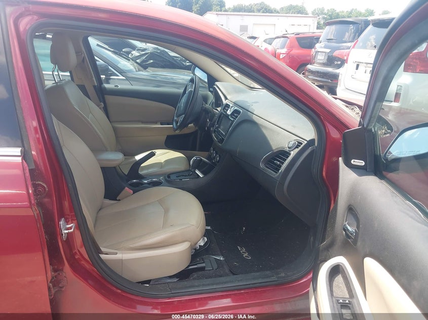 2012 Chrysler 200 VIN 1C3CCBCB8CN117348 IAAI salvage auction — NORMAL WEAR, Clear (South Carolina), sold $650 on 2026-07-17 (photo 5)