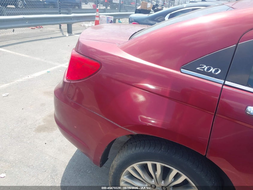 2012 Chrysler 200 VIN 1C3CCBCB8CN117348 IAAI salvage auction — NORMAL WEAR, Clear (South Carolina), sold $650 on 2026-07-17 (photo 6)