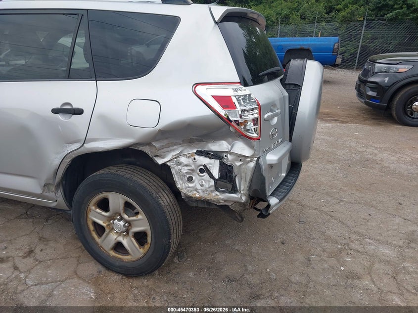 2009 Toyota Rav4 VIN JTMBF33V49D006924 IAAI salvage auction — REAR END, Salvage (Pennsylvania), sold $1,200 on 2026-07-12 (photo 6)