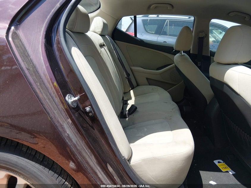 2011 Kia Optima VIN KNAGM4A76B5142412 IAAI salvage auction — NORMAL WEAR, Clear (Pennsylvania), sold $250 on 2026-07-15 (photo 8)