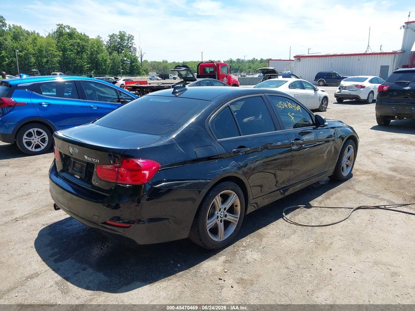 2014 BMW VIN WBA3C3G58ENS68065 IAAI salvage auction — SIDE, Clear (Virginia), sold $1,675 on 2026-07-22 (photo 4)