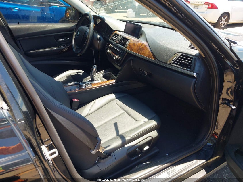 2014 BMW VIN WBA3C3G58ENS68065 IAAI salvage auction — SIDE, Clear (Virginia), sold $1,675 on 2026-07-22 (photo 5)