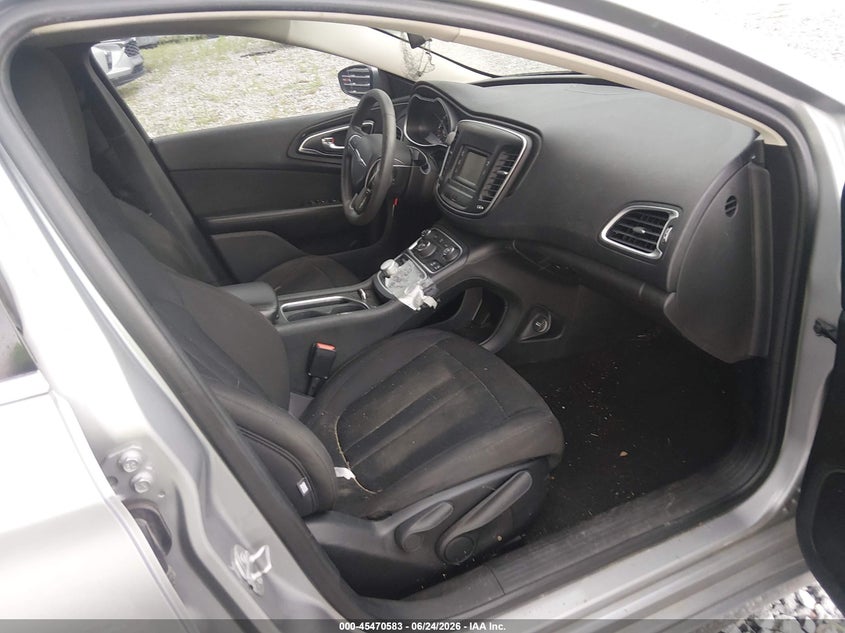 2015 Chrysler 200 VIN 1C3CCCAB1FN577447 IAAI salvage auction — FRONT END, Salvage Title, sold $400 on 2026-07-24 (photo 5)