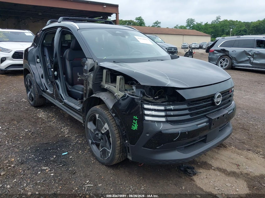2025 Nissan Kicks VIN 3N8AP6DB4SL312914 IAAI salvage auction — SIDE, Salvage Title, sold $8,300 on 2026-07-17 (photo 6)