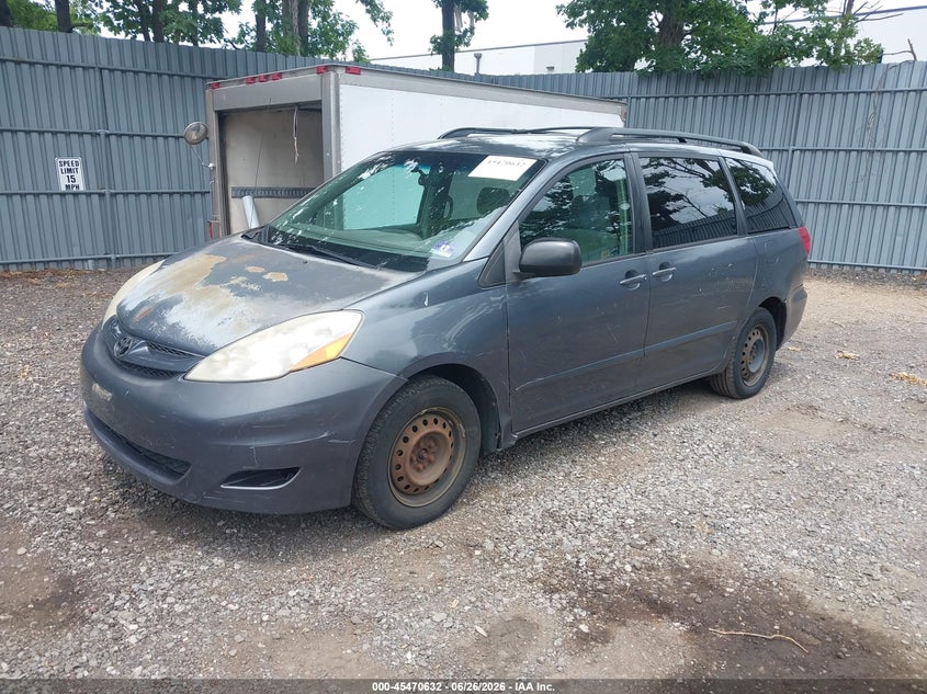 2007 Toyota Sienna VIN 5TDZK23C27S076149 IAAI salvage auction — FRONT & REAR, Clear (New Jersey), sold $650 on 2026-07-22 (photo 2)