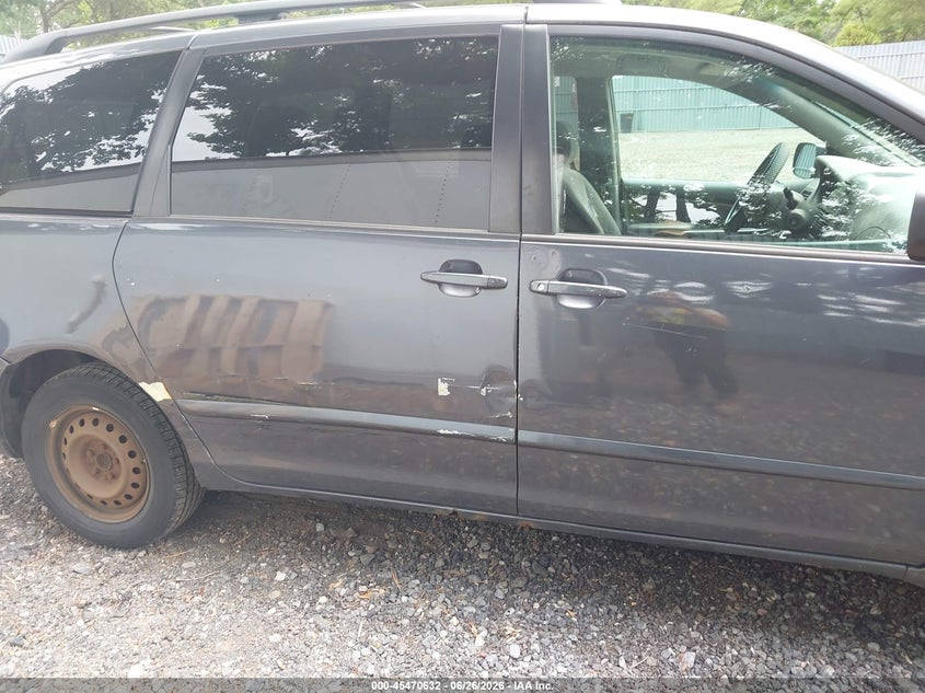 2007 Toyota Sienna VIN 5TDZK23C27S076149 IAAI salvage auction — FRONT & REAR, Clear (New Jersey), sold $650 on 2026-07-22 (photo 6)