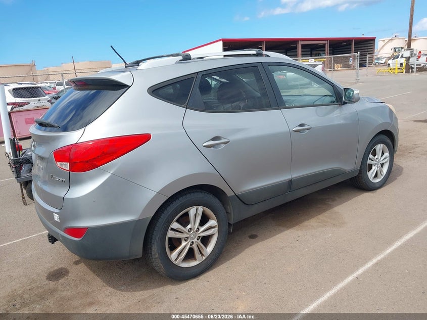 2012 Hyundai Tucson VIN KM8JU3AC1CU455113 IAAI salvage auction — NORMAL WEAR, Clear (Hawaii), sold $750 on 2026-07-28 (photo 4)