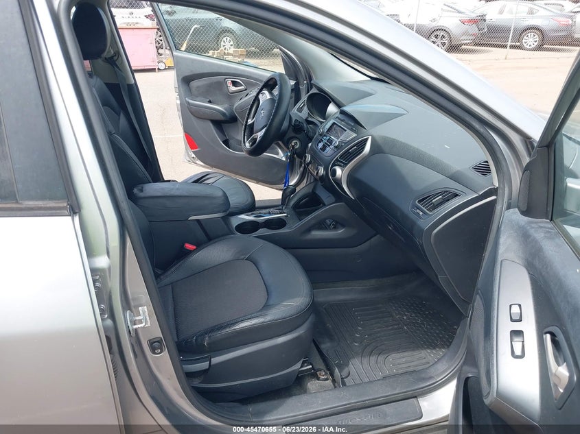 2012 Hyundai Tucson VIN KM8JU3AC1CU455113 IAAI salvage auction — NORMAL WEAR, Clear (Hawaii), sold $750 on 2026-07-28 (photo 5)