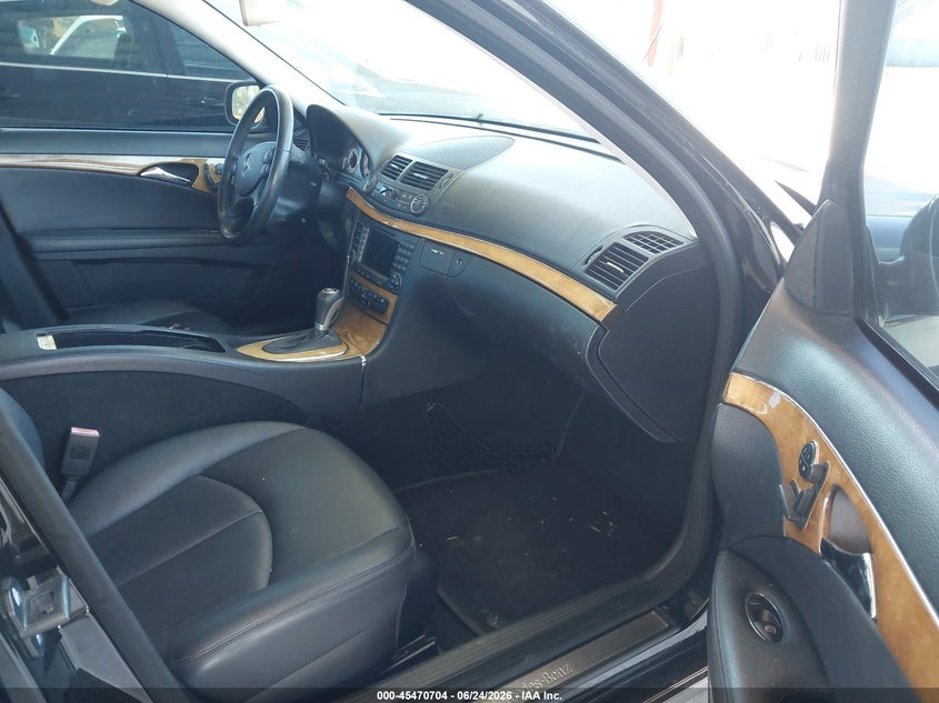 2008 Mercedes-benz E-class VIN WDBUF56XX8B222027 IAAI salvage auction — NORMAL WEAR, Clear (Florida), sold $950 on 2026-07-21 (photo 5)