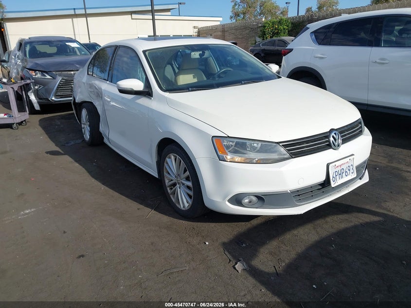 2011 Volkswagen Jetta VIN 3VWLZ7AJ8BM005799 IAAI salvage auction — RIGHT SIDE, Salvage Certificate (California), sold $1,200 on 2026-07-10 (photo 1)