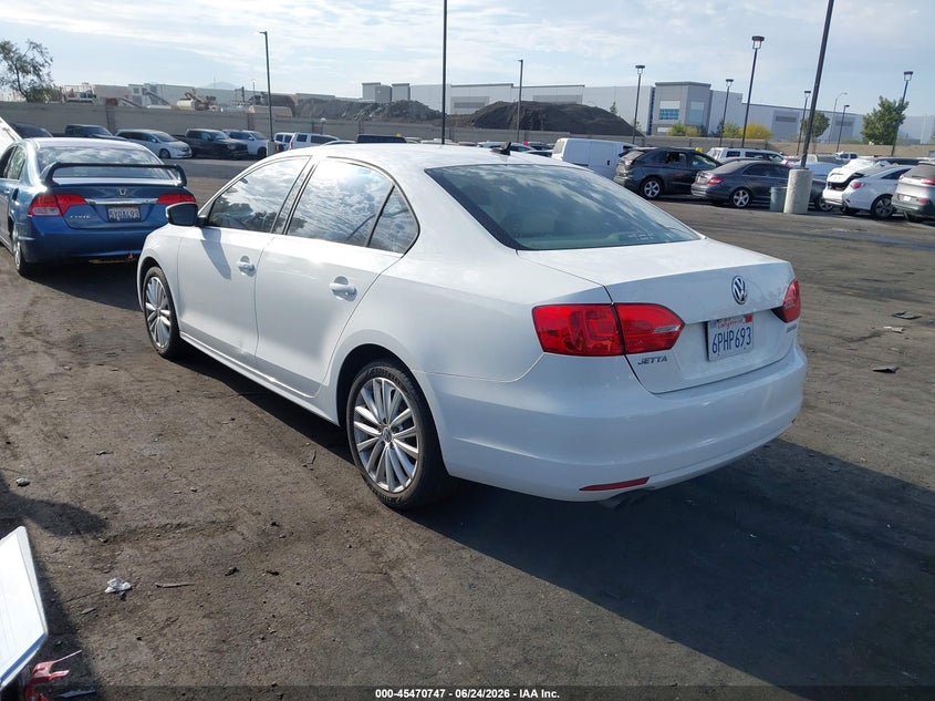 2011 Volkswagen Jetta VIN 3VWLZ7AJ8BM005799 IAAI salvage auction — RIGHT SIDE, Salvage Certificate (California), sold $1,200 on 2026-07-10 (photo 3)