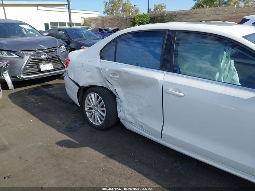 2011 Volkswagen Jetta VIN 3VWLZ7AJ8BM005799 IAAI salvage auction — RIGHT SIDE, Salvage Certificate (California), sold $1,200 on 2026-07-10 (photo 6)
