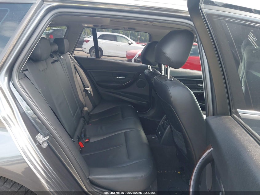 2014 BMW 3er VIN WBA3G7C54EF186197 IAAI salvage auction — FRONT & REAR, Salvage Title, sold $1,350 on 2026-08-17 (photo 8)