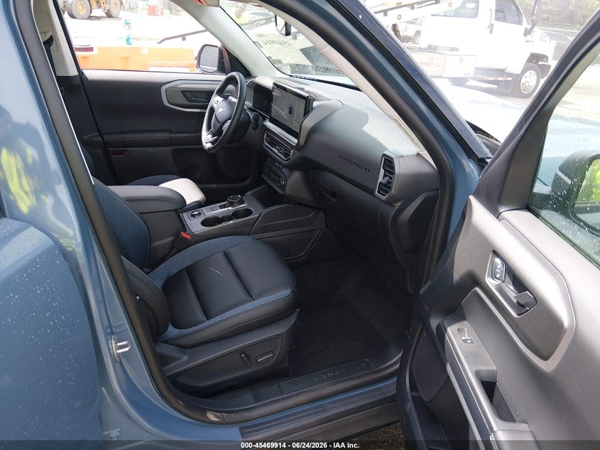 2025 Ford Bronco sport VIN 3FMCR9CN8SRF41570 IAAI salvage auction — LEFT FRONT, Salvage Title, sold $13,300 on 2026-07-31 (photo 5)