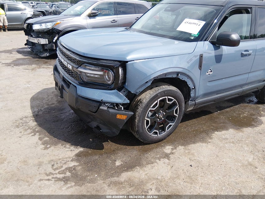 2025 Ford Bronco sport VIN 3FMCR9CN8SRF41570 IAAI salvage auction — LEFT FRONT, Salvage Title, sold $13,300 on 2026-07-31 (photo 6)