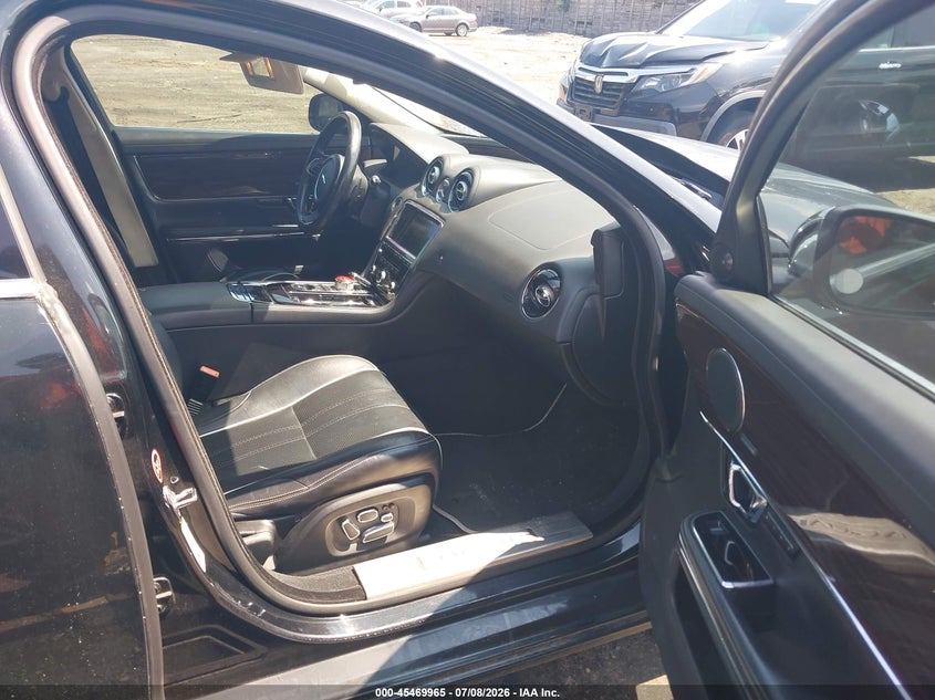 2014 Jaguar Xj series VIN SAJWJ2GDXE8V61294 IAAI salvage auction — FRONT END, Clear (Massachusetts), sold $25 on 2026-07-10 (photo 5)