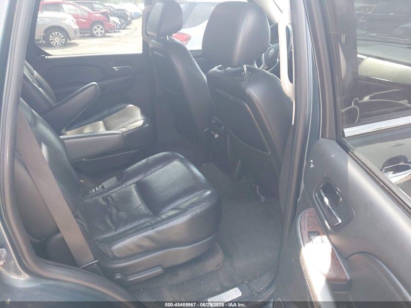 2009 Cadillac Escalade VIN 1GYFK13229R249264 IAAI salvage auction — LEFT FRONT, Salvage (Ohio), sold $1,825 on 2026-10-06 (photo 8)