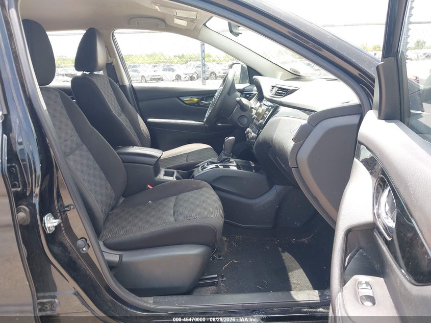 2017 Nissan Rogue VIN JN1BJ1CP1HW034920 IAAI salvage auction — SIDE, Salvage Title, sold $1,850 on 2026-07-29 (photo 5)