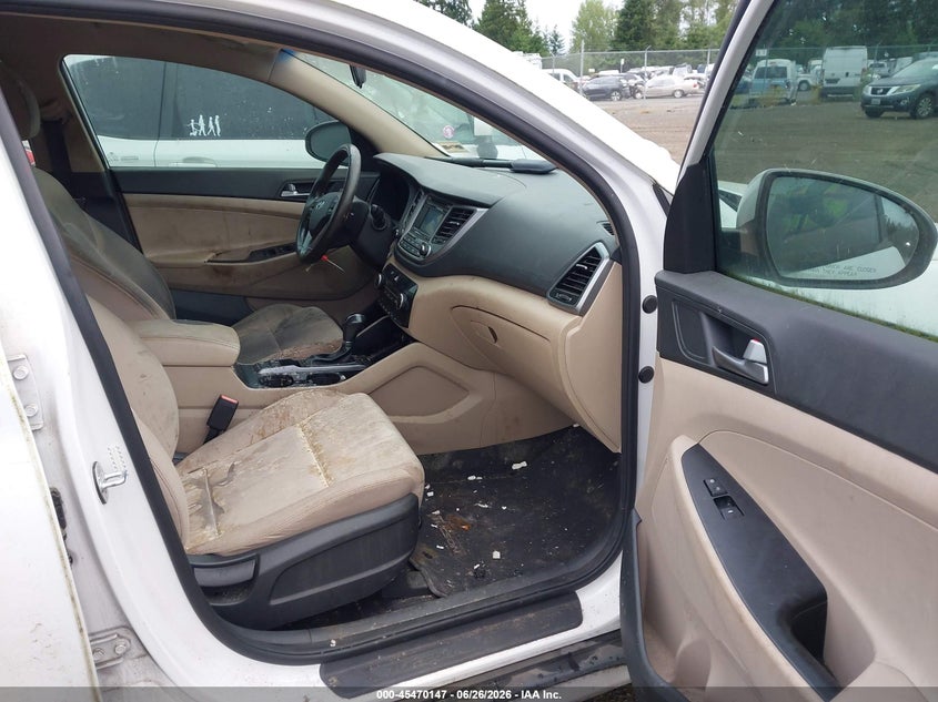 2017 Hyundai Tucson VIN KM8J33A2XHU386486 IAAI salvage auction — NORMAL WEAR, Clear-Dealer Only (North Carolina), sold $1,875 on 2026-07-29 (photo 5)