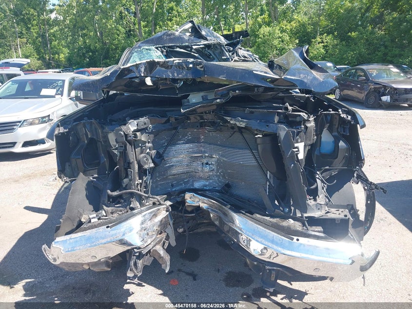 2025 Gmc VIN 3GTUUDED5SG243181 IAAI salvage auction — ROLLOVER, Salvage Title, sold $3,000 on 2026-08-01 (photo 6)