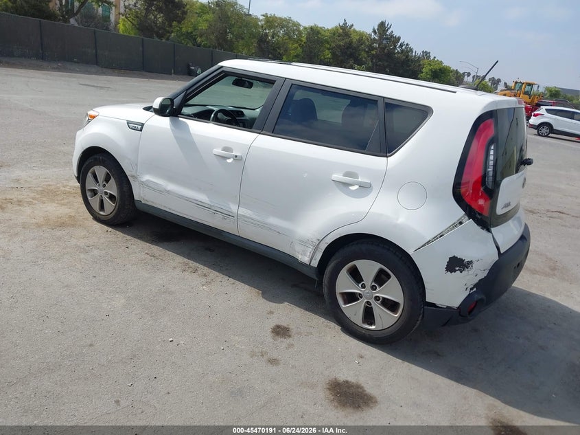 2015 Kia Soul VIN KNDJN2A22F7186061 IAAI salvage auction — LEFT SIDE, Salvage (California), sold $1,475 on 2026-07-20 (photo 3)