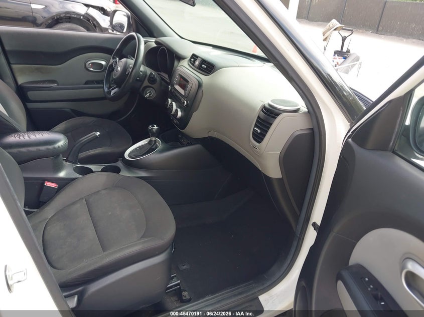 2015 Kia Soul VIN KNDJN2A22F7186061 IAAI salvage auction — LEFT SIDE, Salvage (California), sold $1,475 on 2026-07-20 (photo 5)