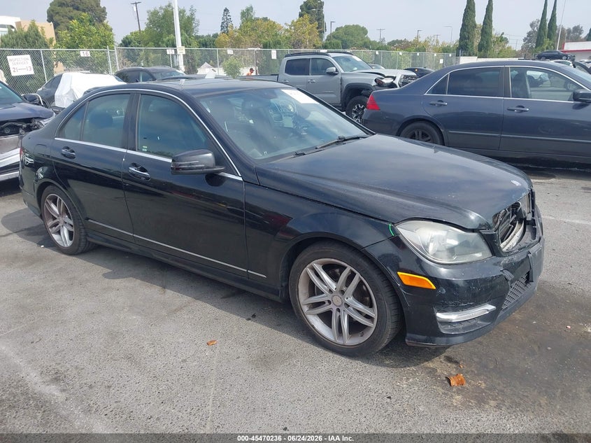 2014 Mercedes-benz C-klasse VIN WDDGF4HB6EA957928 IAAI salvage auction — FRONT END, Salvage (California), sold $1,550 on 2026-07-24 (photo 1)