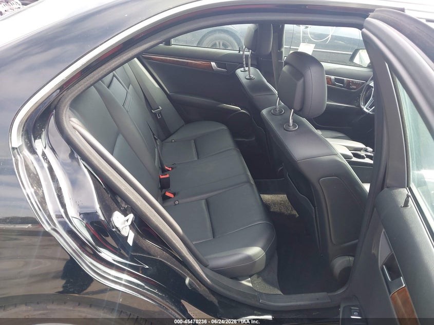2014 Mercedes-benz C-klasse VIN WDDGF4HB6EA957928 IAAI salvage auction — FRONT END, Salvage (California), sold $1,550 on 2026-07-24 (photo 8)
