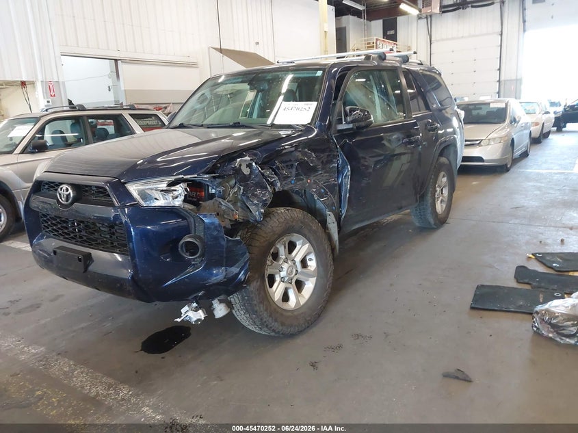 2019 Toyota 4runner VIN JTEBU5JR8K5688984 IAAI salvage auction — SIDE, Salvage (Oregon), sold $9,500 on 2026-08-20 (photo 2)
