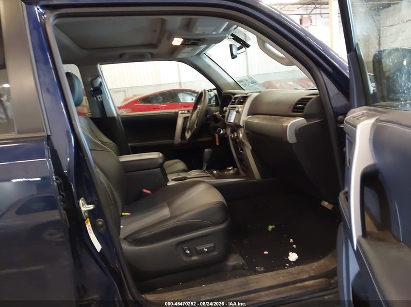 2019 Toyota 4runner VIN JTEBU5JR8K5688984 IAAI salvage auction — SIDE, Salvage (Oregon), sold $9,500 on 2026-08-20 (photo 5)