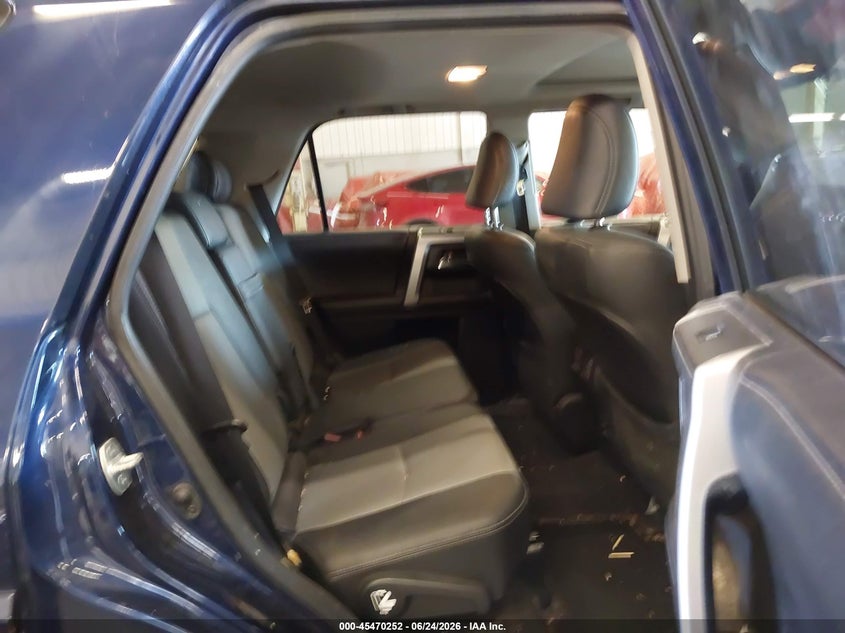 2019 Toyota 4runner VIN JTEBU5JR8K5688984 IAAI salvage auction — SIDE, Salvage (Oregon), sold $9,500 on 2026-08-20 (photo 8)