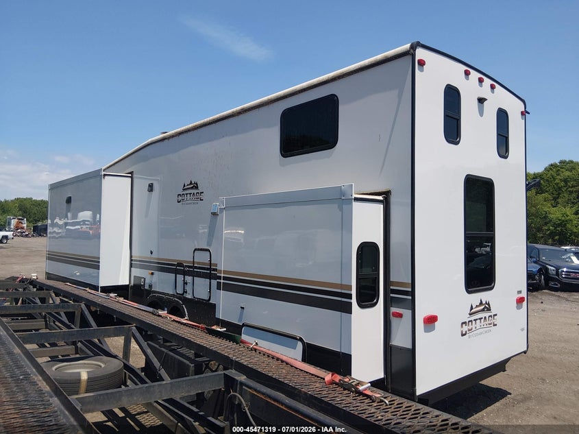 2021 Cedar creek Other VIN 4X4TCRS29MS228316 IAAI salvage auction — ROOF, Clear (Massachusetts), sold $12,100 on 2026-08-18 (photo 3)