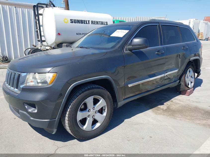 2011 Jeep Grand cherokee VIN 1J4RS4GG0BC518245 IAAI salvage auction — SIDE, Salvage (California), sold $925 on 2026-07-23 (photo 2)