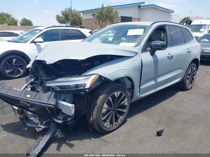 2026 Volvo Xc60 VIN YV4H60RC2T1424239 IAAI salvage auction — FRONT END, Salvage Title, sold $9,450 on 2026-08-14 (photo 2)
