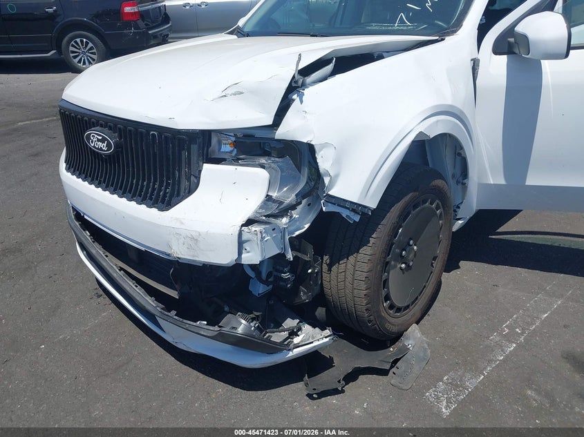 2025 Ford Maverick VIN 3FTCW8TA9SRB56250 IAAI salvage auction — FRONT & REAR, Wait Title, sold $10,250 on 2026-08-14 (photo 6)