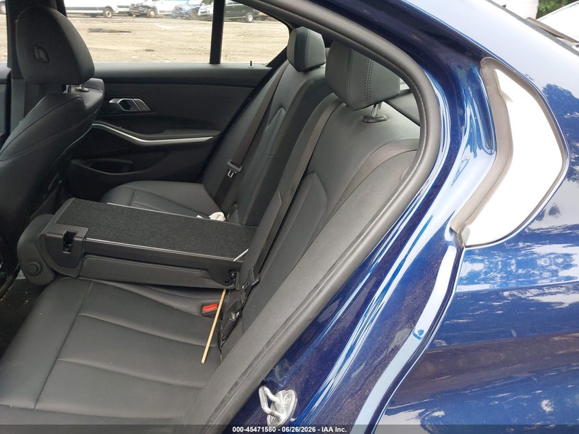 2020 BMW 3er VIN WBA5R7C00LFH90594 IAAI salvage auction — FRONT & REAR, Salvage Title, sold $8,750 on 2026-09-01 (photo 8)