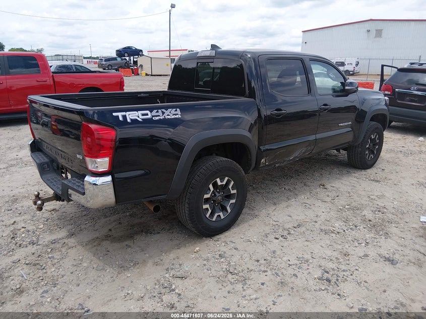 2017 Toyota Tacoma VIN 5TFCZ5AN8HX089040 IAAI salvage auction — SIDE, Salvage (Georgia), sold $10,600 on 2026-07-22 (photo 4)